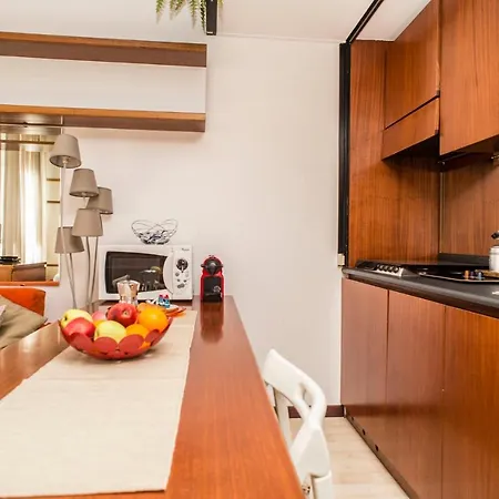 Living - Via Fiori Chiari 26 Apartament