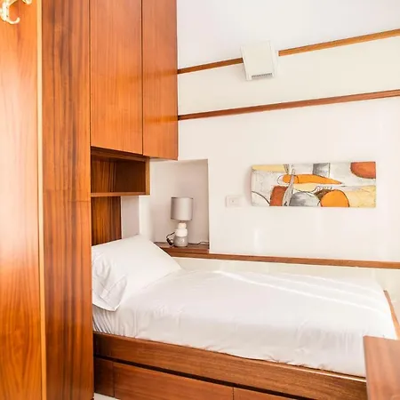 Διαμέρισμα Living - Via Fiori Chiari 26