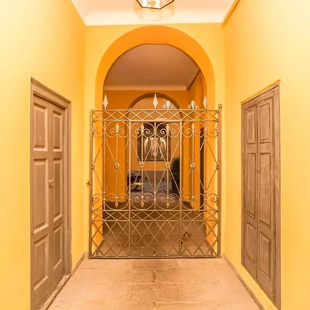 Διαμέρισμα Living - Via Fiori Chiari 26
